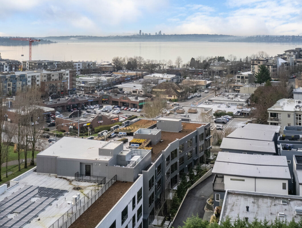 Parque Kirkland - View of downtown Kirkland and Lake Washington